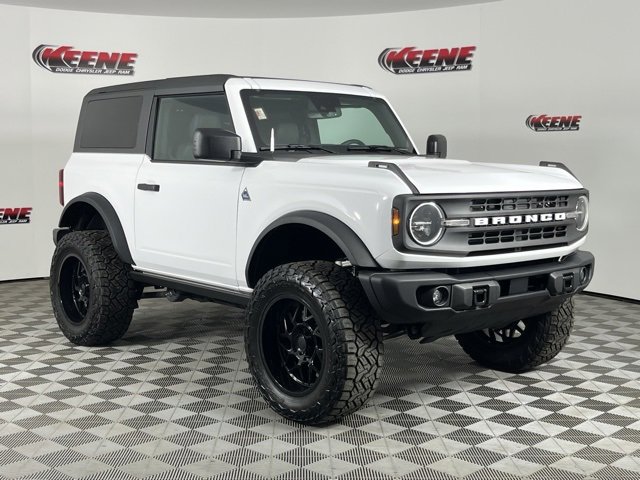 Used 2024 Ford Bronco Black Diamond image 2