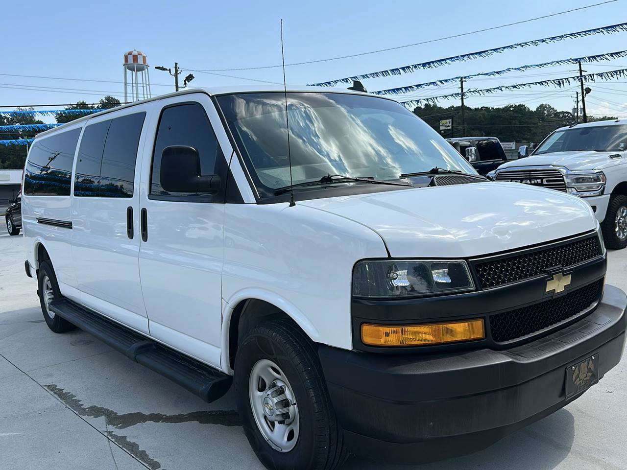 Used 2023 Chevrolet Express 3500 LS RWD image 12