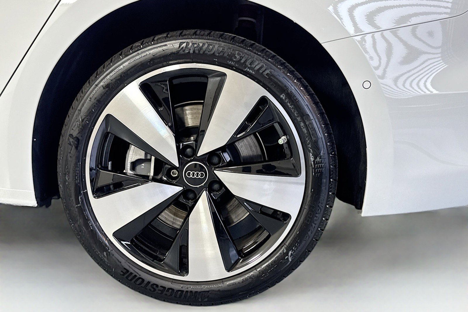 Used 2025 Audi A5 2.0T Prestige w/ 19" Wheel Package image 28