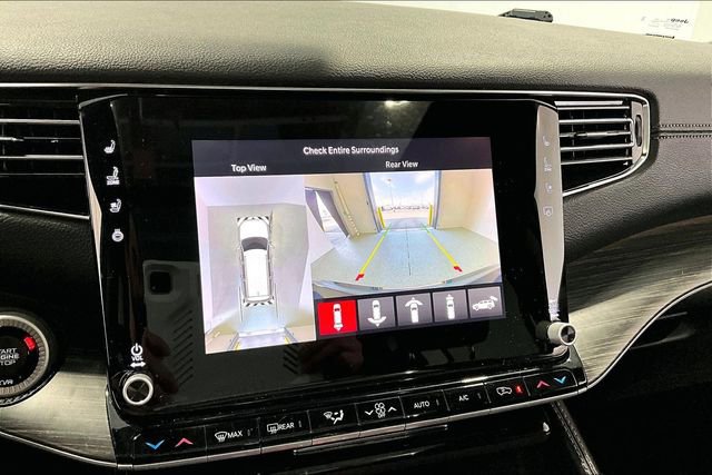 Used 2023 Jeep Wagoneer Series III w/ Premium Group I image 14