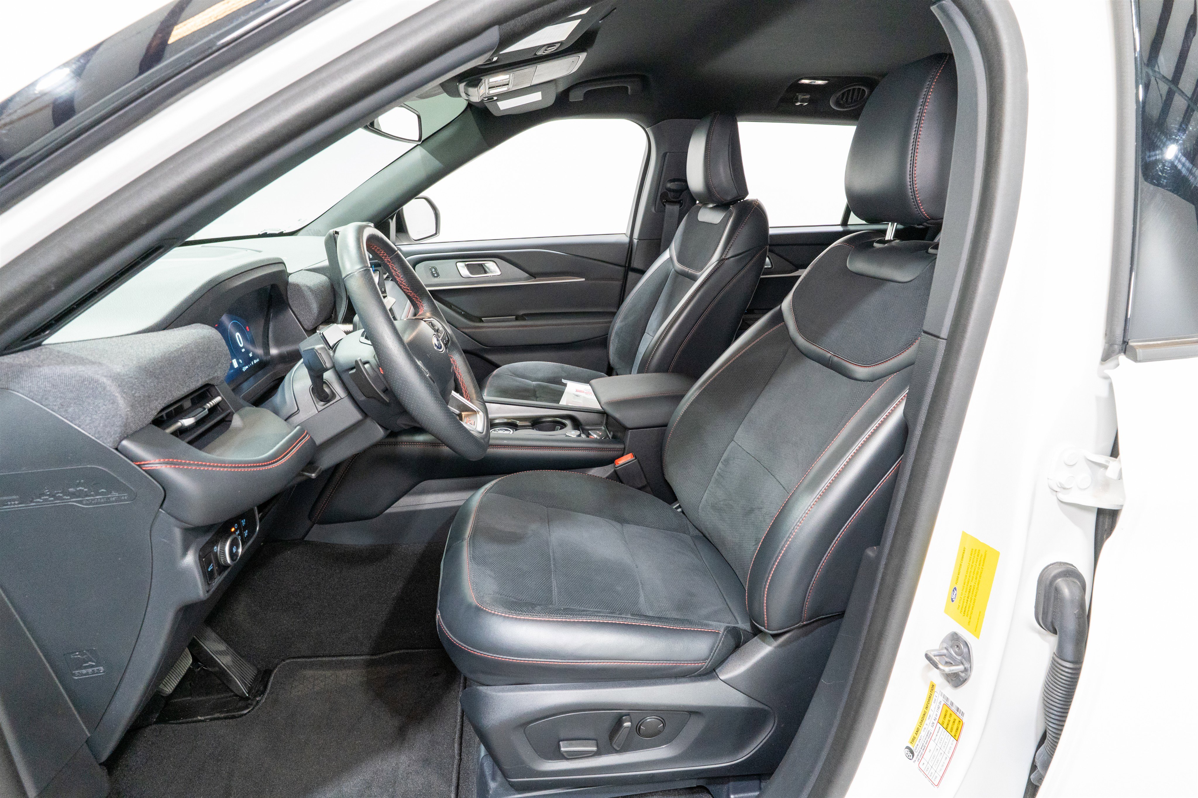 Used 2025 Ford Explorer ST AWD/4WD image 16