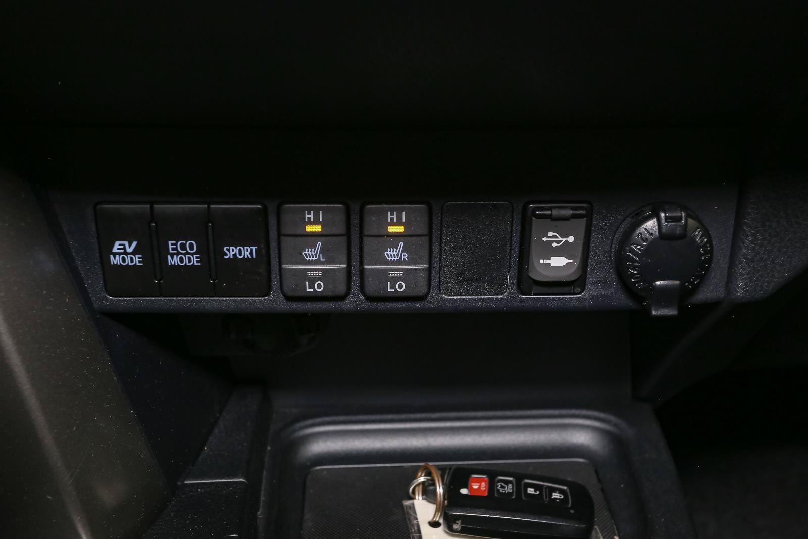 Used 2018 Toyota RAV4 Limited AWD/4WD image 34