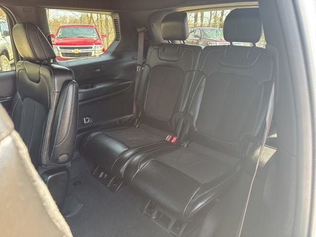 Used 2023 Jeep Grand Cherokee L Laredo AWD/4WD image 32