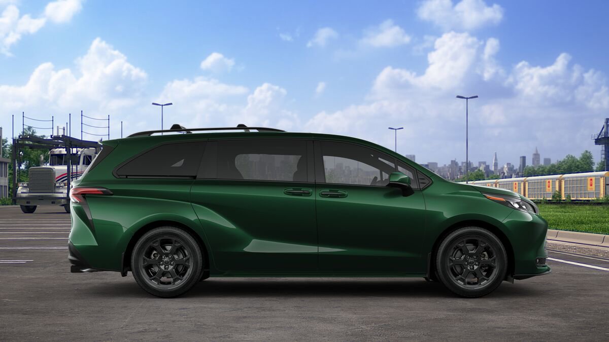 New 2025 Toyota Sienna XLE Woodland Edition image 12