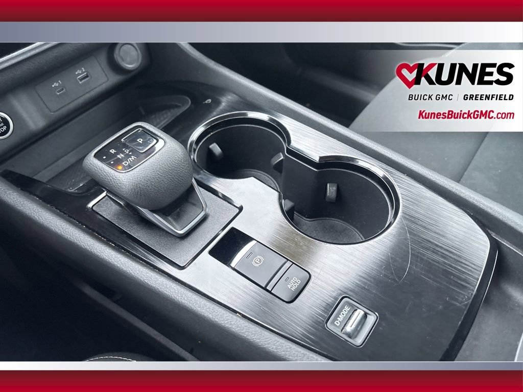 Used 2023 Nissan Rogue S image 29