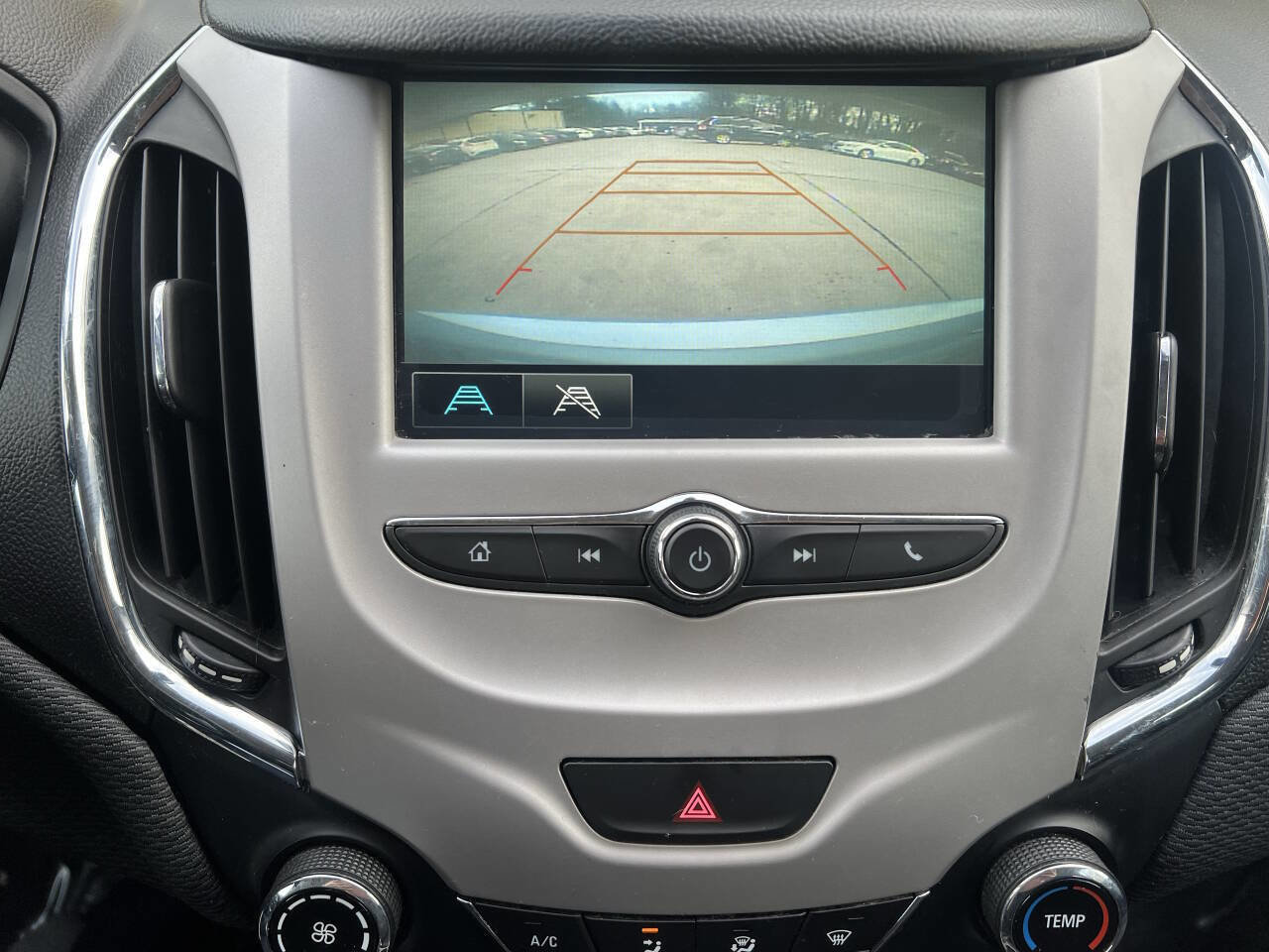 Used 2018 Chevrolet Cruze LS image 16