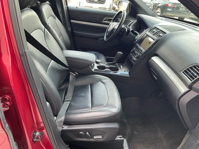 Used 2017 Ford Explorer XLT w/ Equipment Group 202A image 21