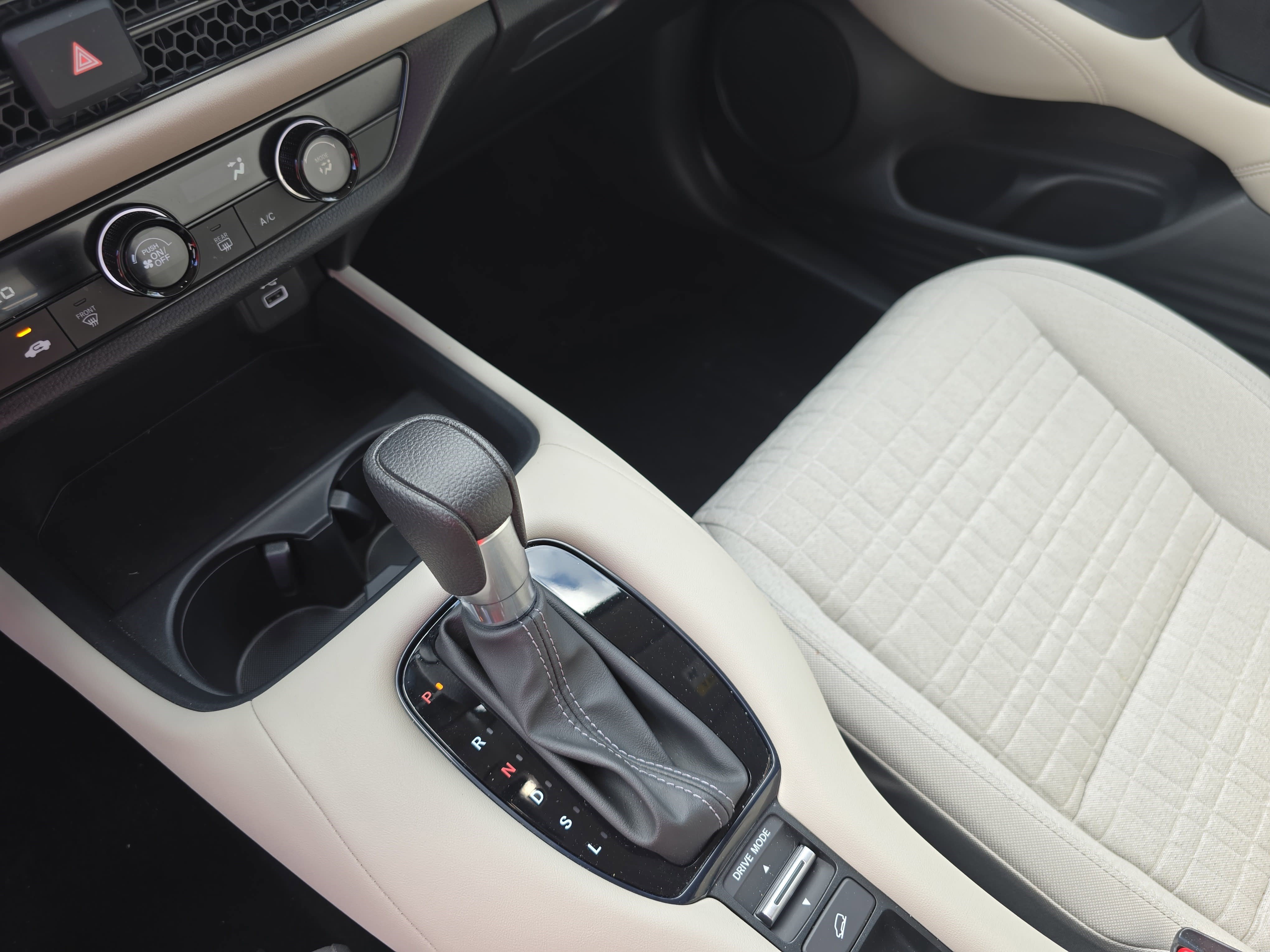 Used 2023 Honda HR-V LX image 25