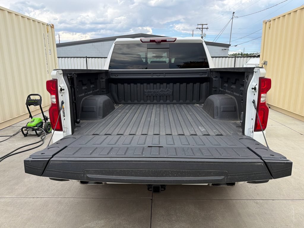 Used 2024 Chevrolet Silverado 1500 High Country w/ Technology Package AWD/4WD image 21