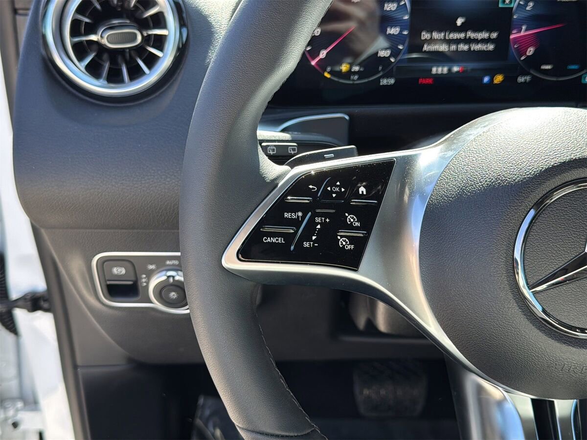 New 2026 Mercedes-Benz GLB 250 image 15