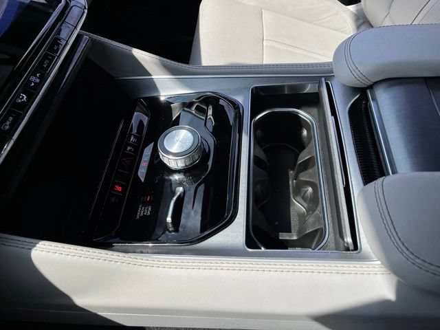 Used 2025 Jeep Wagoneer 4WD image 28