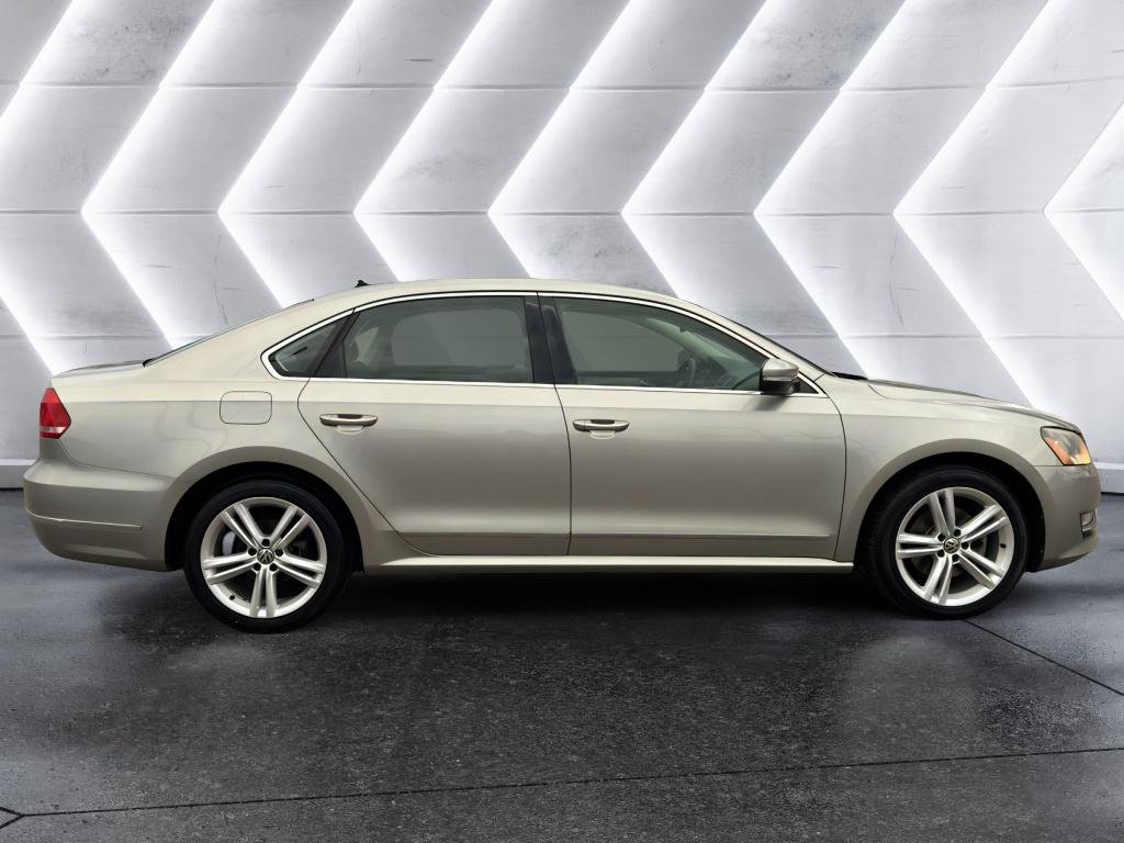 Used 2014 Volkswagen Passat TDI SE image 8