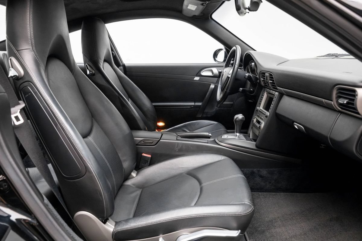 Used 2005 Porsche 911 Carrera RWD image 12