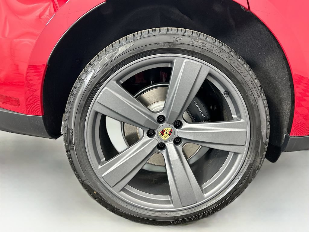Used 2026 Porsche Macan AWD/4WD image 34