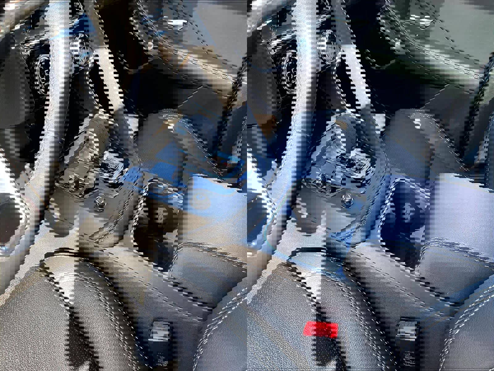 Used 2024 Jaguar E-PACE R-Dynamic SE image 19