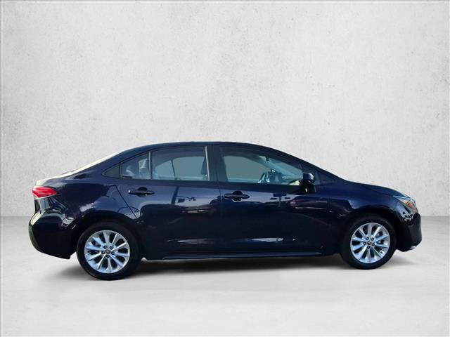 Used 2022 Toyota Corolla LE w/ LE Convenience Package FWD image 4
