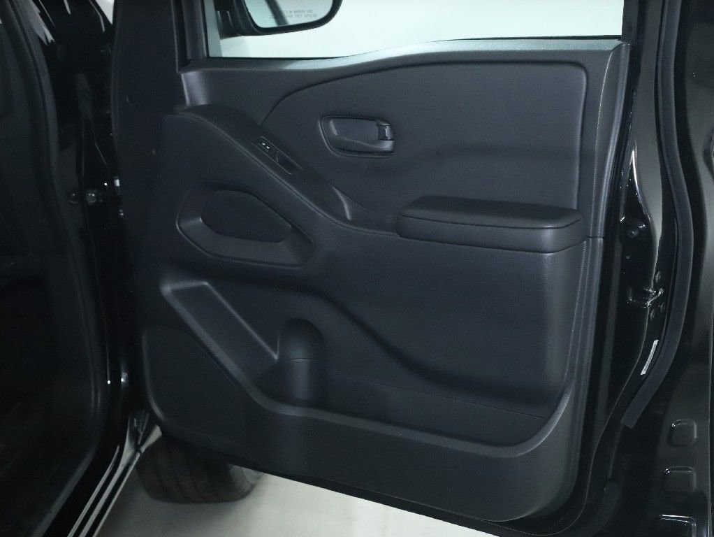 Certified 2025 Nissan Frontier S image 32