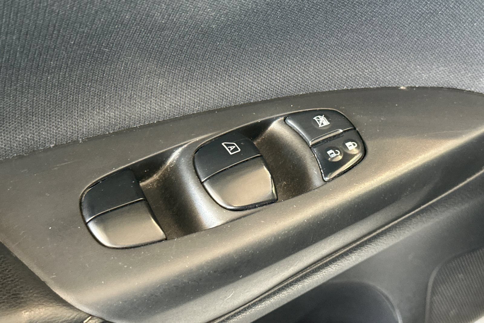 Used 2019 Nissan Sentra S FWD image 12