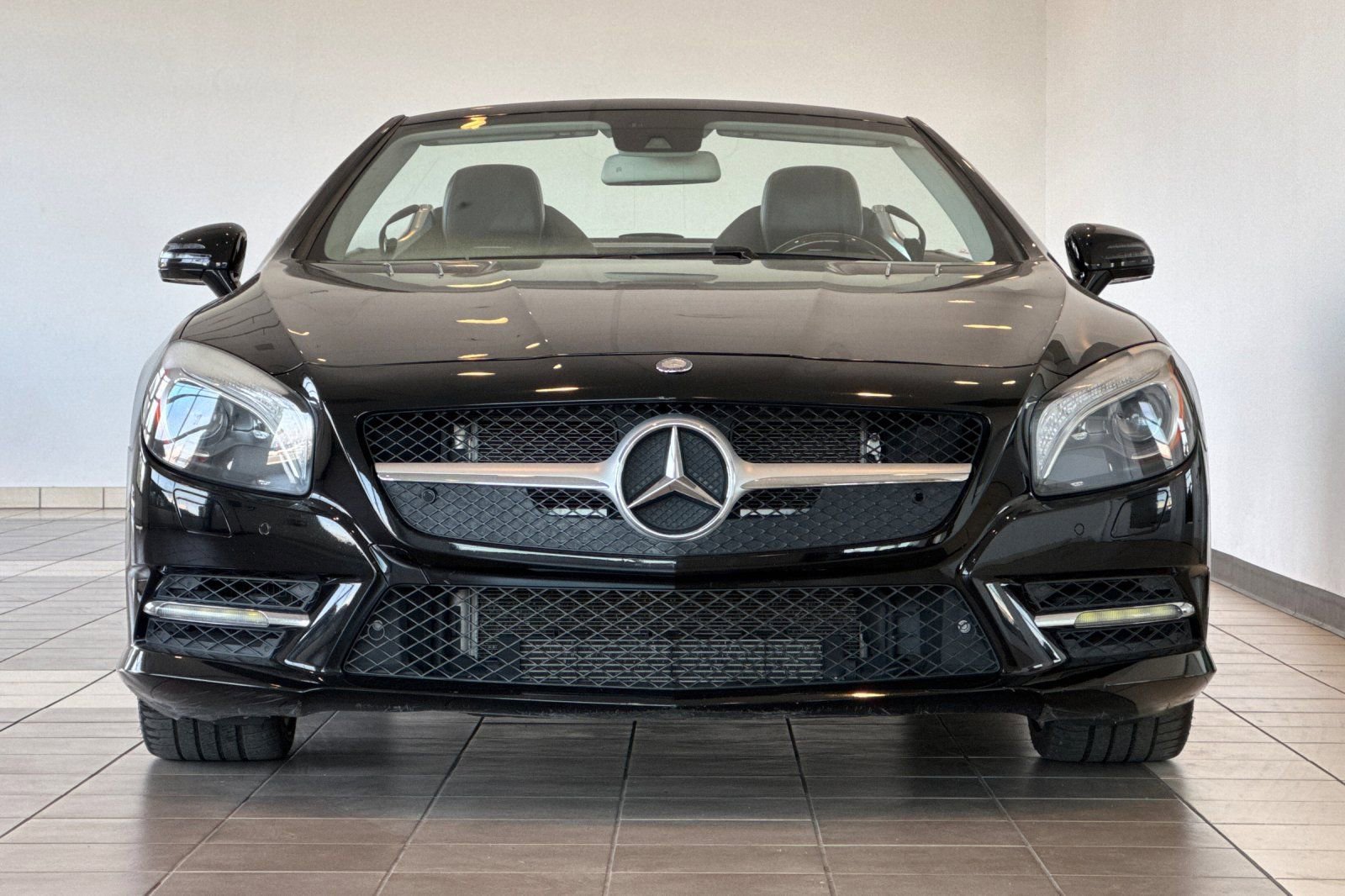 Used 2014 Mercedes-Benz SL 550 image 9