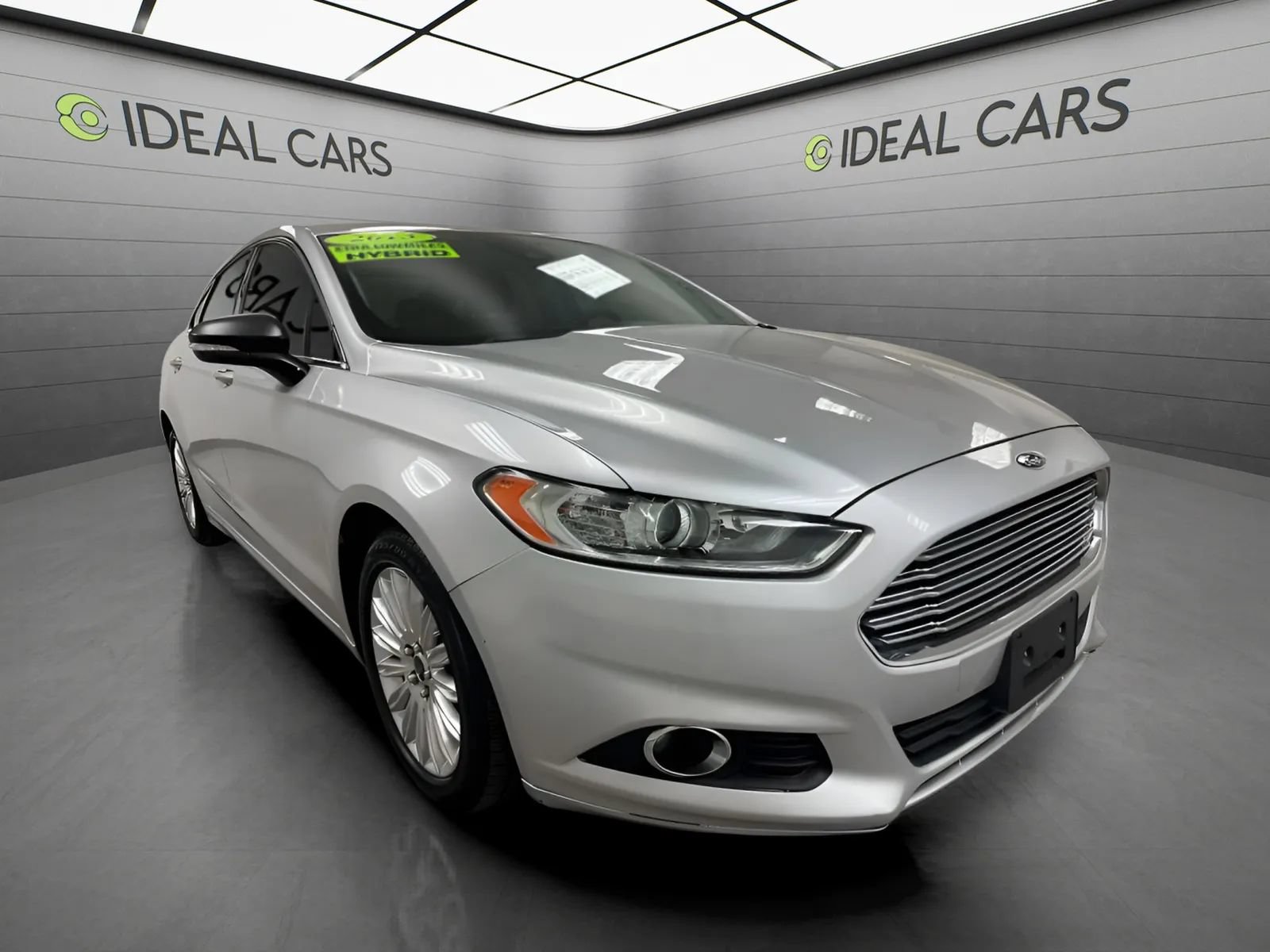 Used 2013 Ford Fusion Energi SE w/ Driver Assist Pkg FWD image 3
