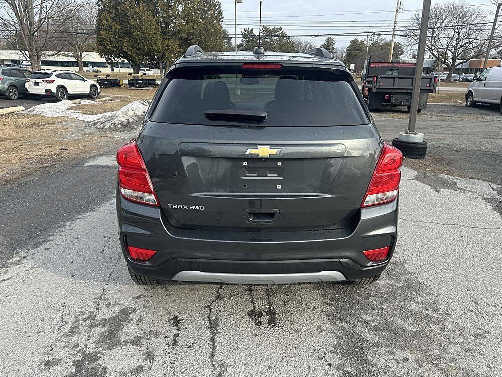 Used 2020 Chevrolet Trax LT w/ LT Convenience Package AWD/4WD image 4
