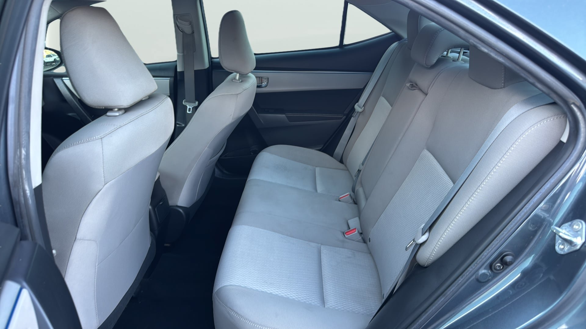 Used 2016 Toyota Corolla LE FWD image 32