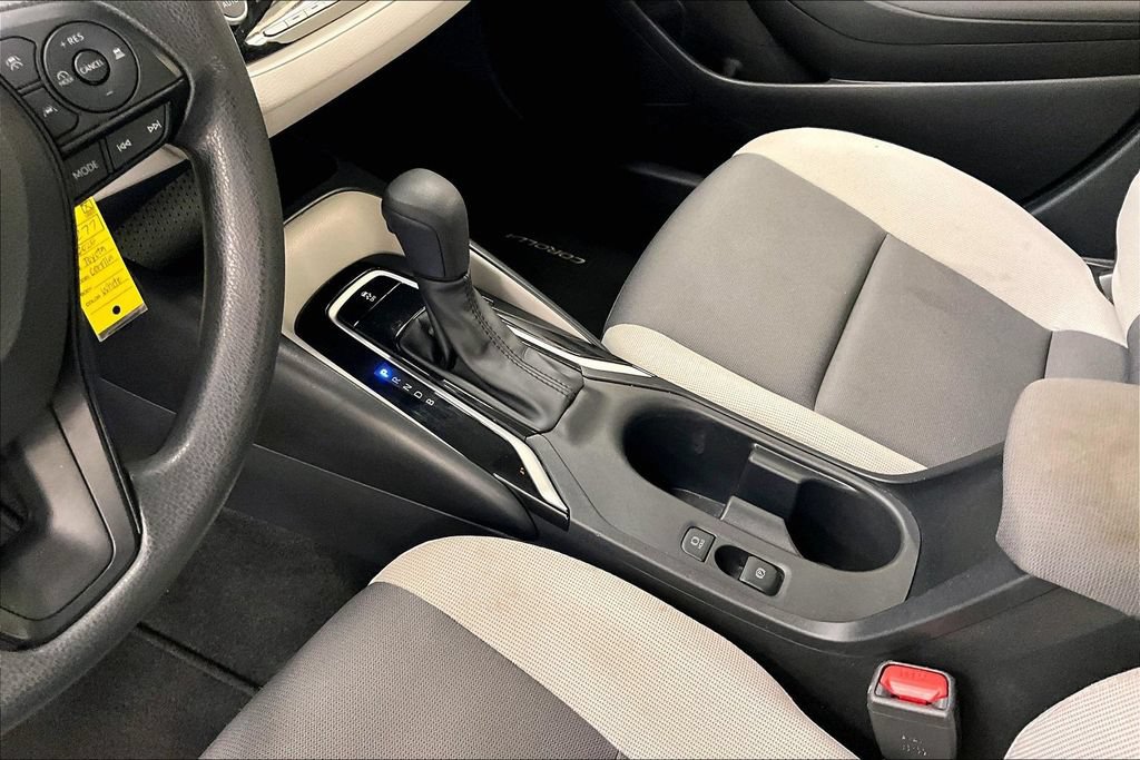 Used 2025 Toyota Corolla LE FWD image 16