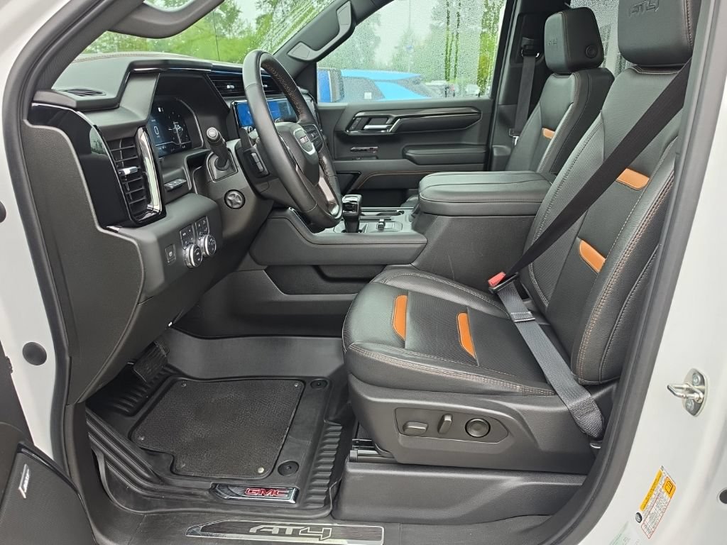Used 2023 GMC Sierra 1500 AT4 w/ Technology Package AWD/4WD image 23