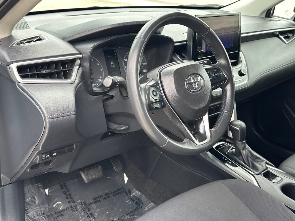 Used 2023 Toyota Corolla Cross LE AWD/4WD image 20