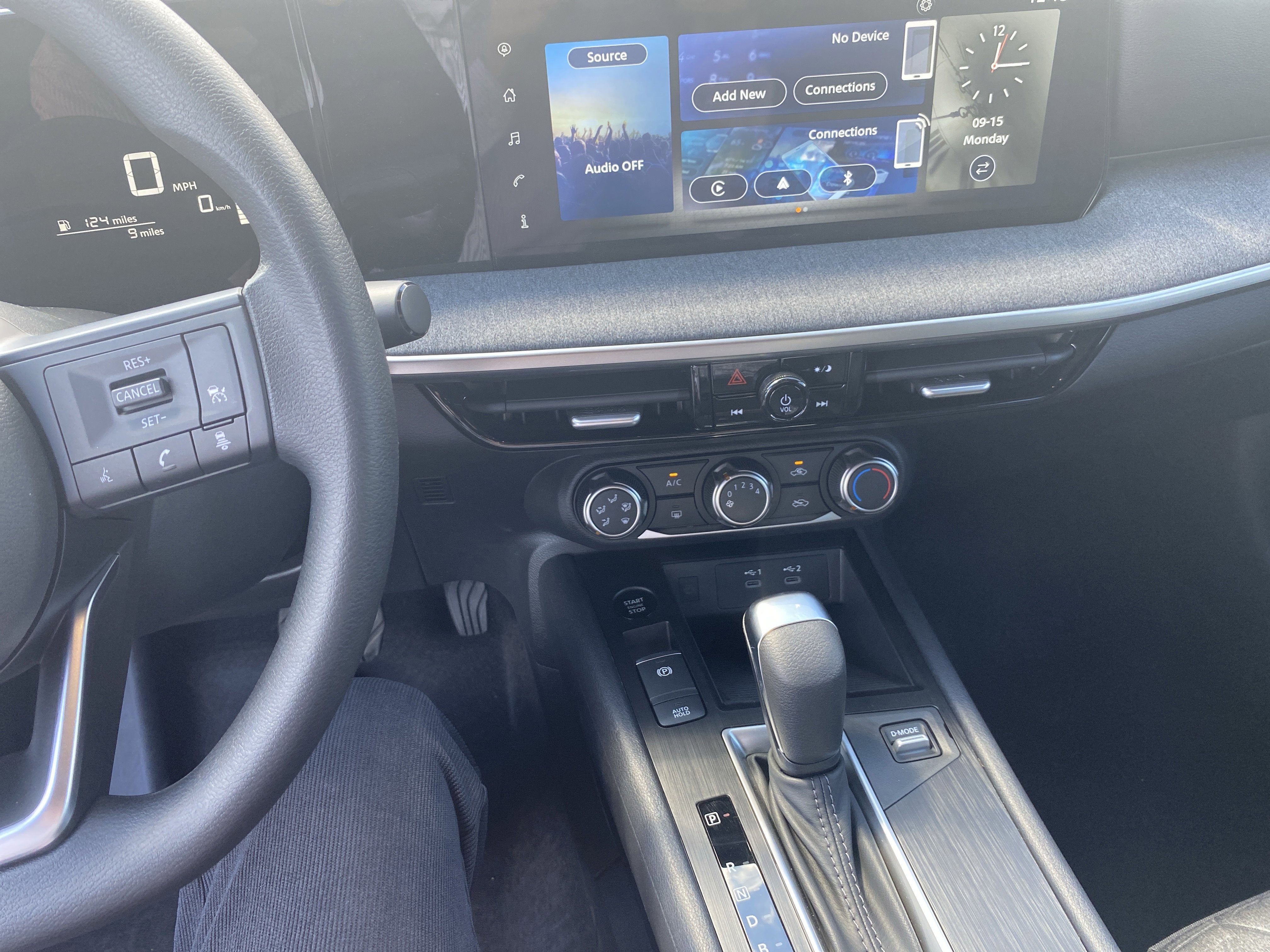 New 2025 Nissan Kicks SV w/ Illumination Package image 13