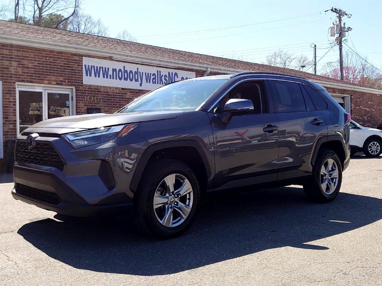 Used 2023 Toyota RAV4 XLE video 1