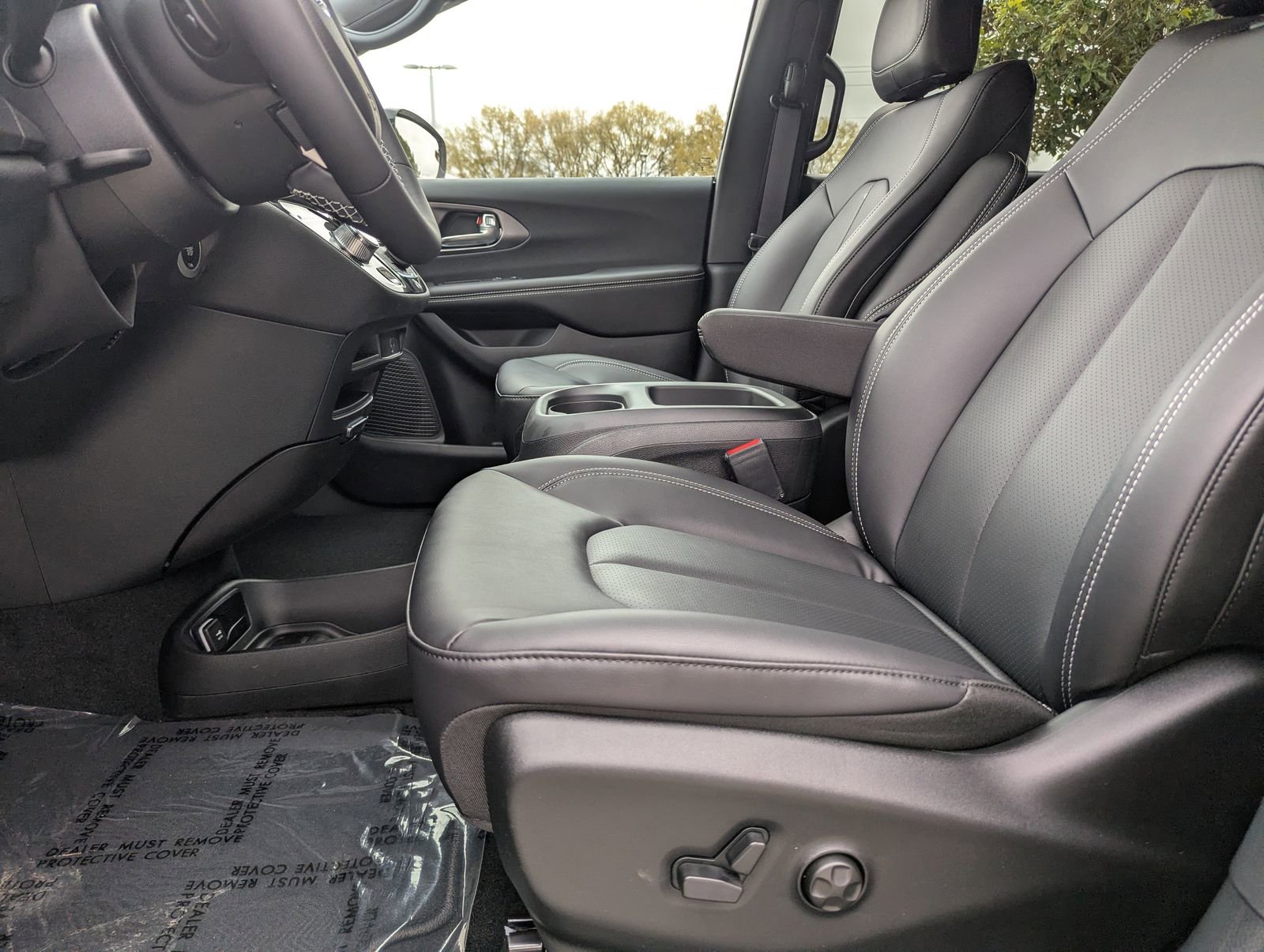 New 2026 Chrysler Pacifica Select image 12