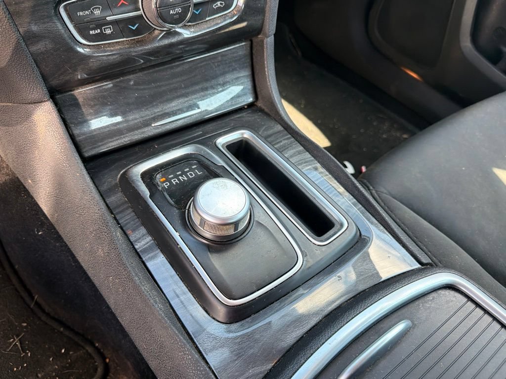 Used 2018 Chrysler 300 Touring w/ Chrome Appearance Package RWD image 15