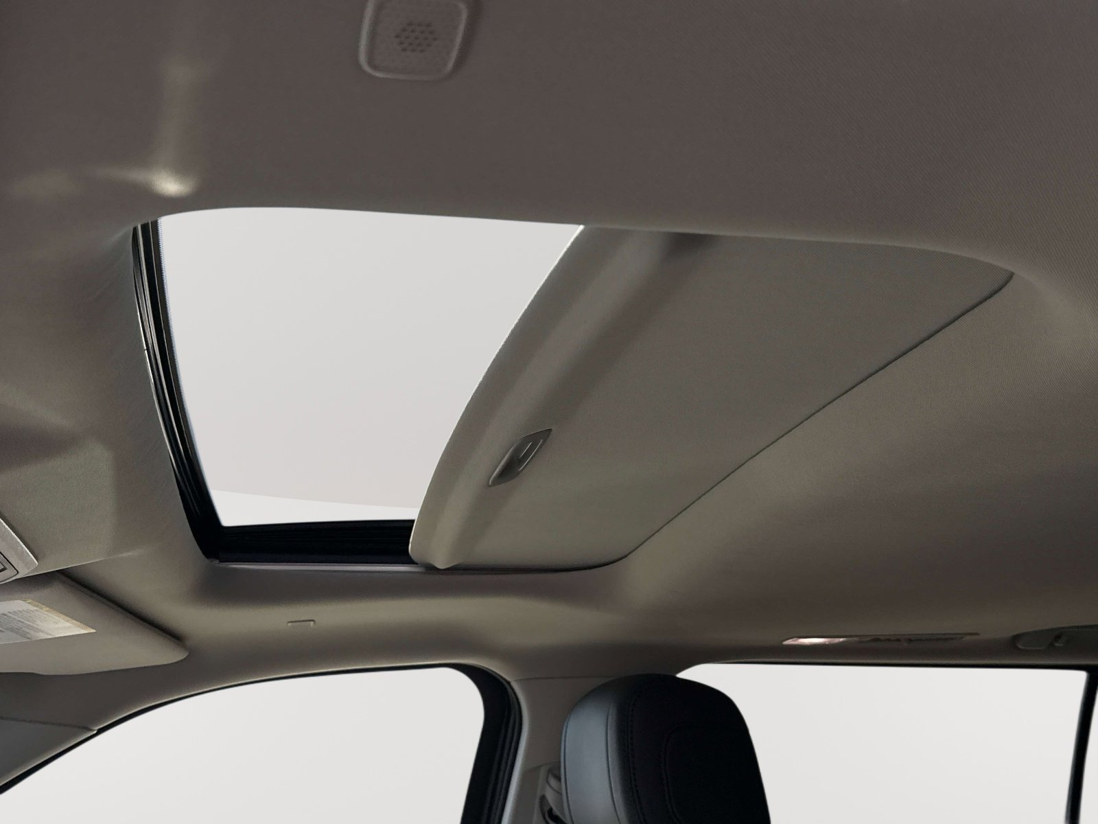 Used 2024 Toyota Sequoia SR5 w/ SR5 Premium Package AWD/4WD image 8