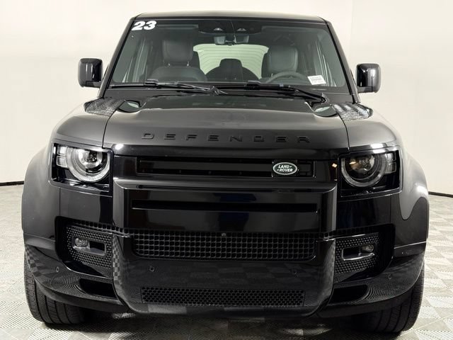 Used 2023 Land Rover Defender 110 V8 AWD/4WD image 11