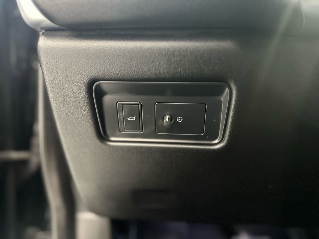 Used 2022 Jaguar F-PACE S image 26