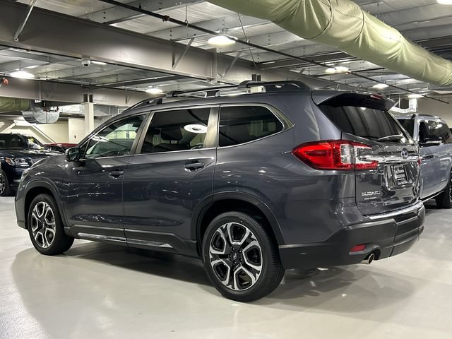 Used 2023 Subaru Ascent Limited w/ Technology Package AWD/4WD image 4