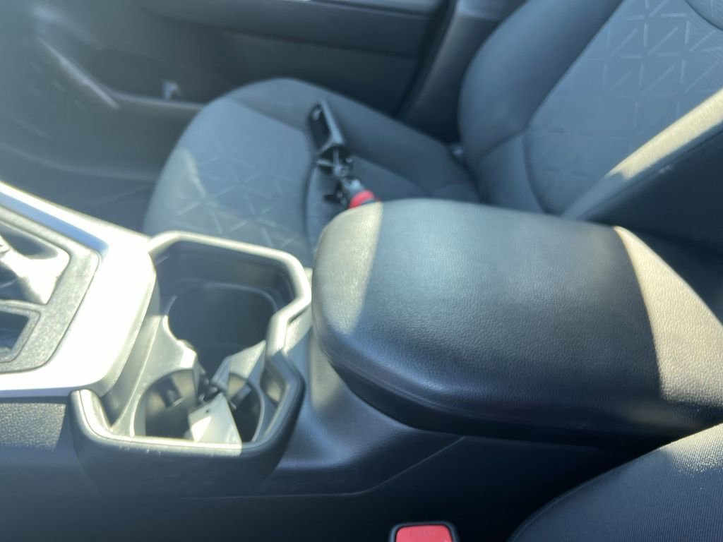 Used 2021 Toyota RAV4 XLE image 20