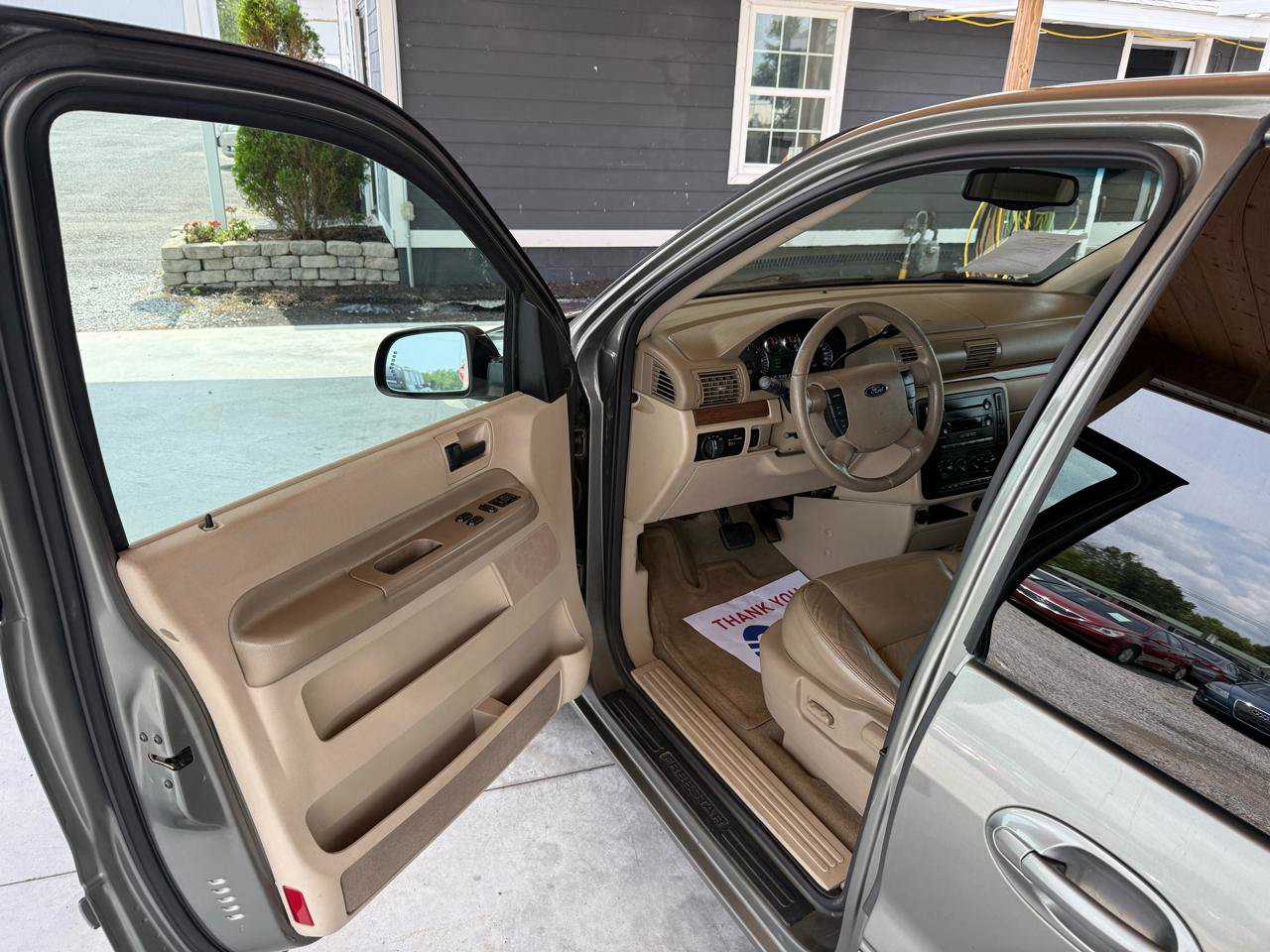 Used 2005 Ford Freestar SEL FWD image 16