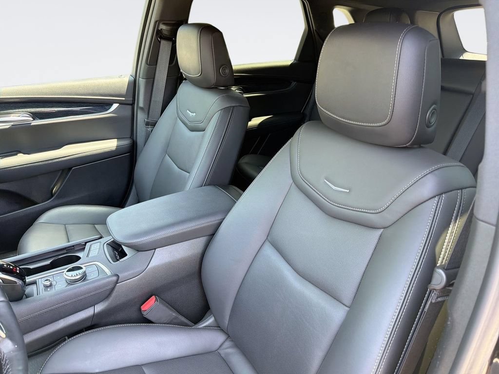Certified 2023 Cadillac XT5 Premium Luxury FWD image 24