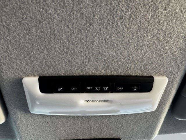 Used 2020 Nissan Kicks S FWD image 32