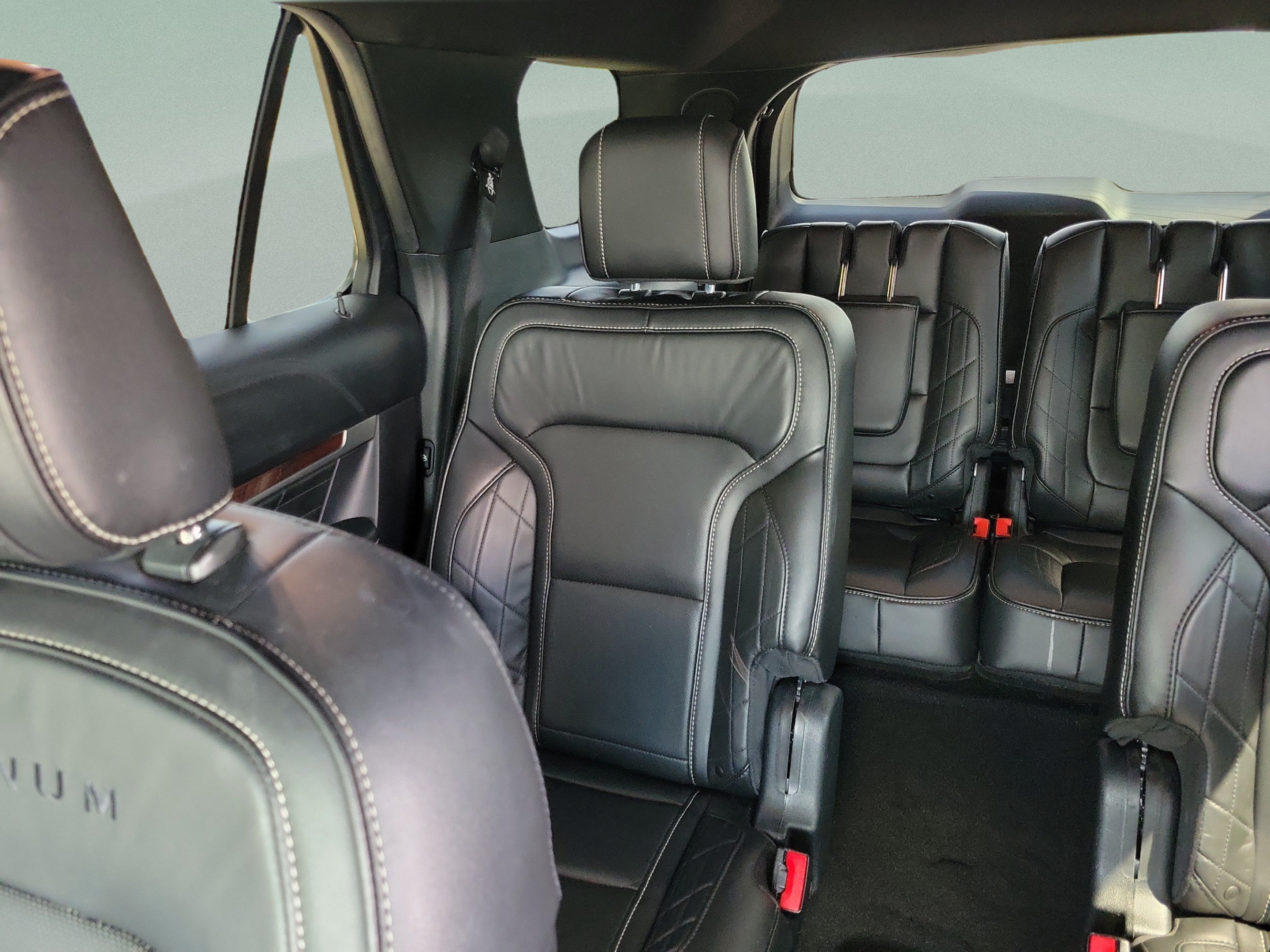 Used 2019 Ford Explorer Platinum AWD/4WD image 10