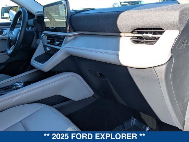 Certified 2025 Ford Explorer Active w/ Active Comfort Package image 23