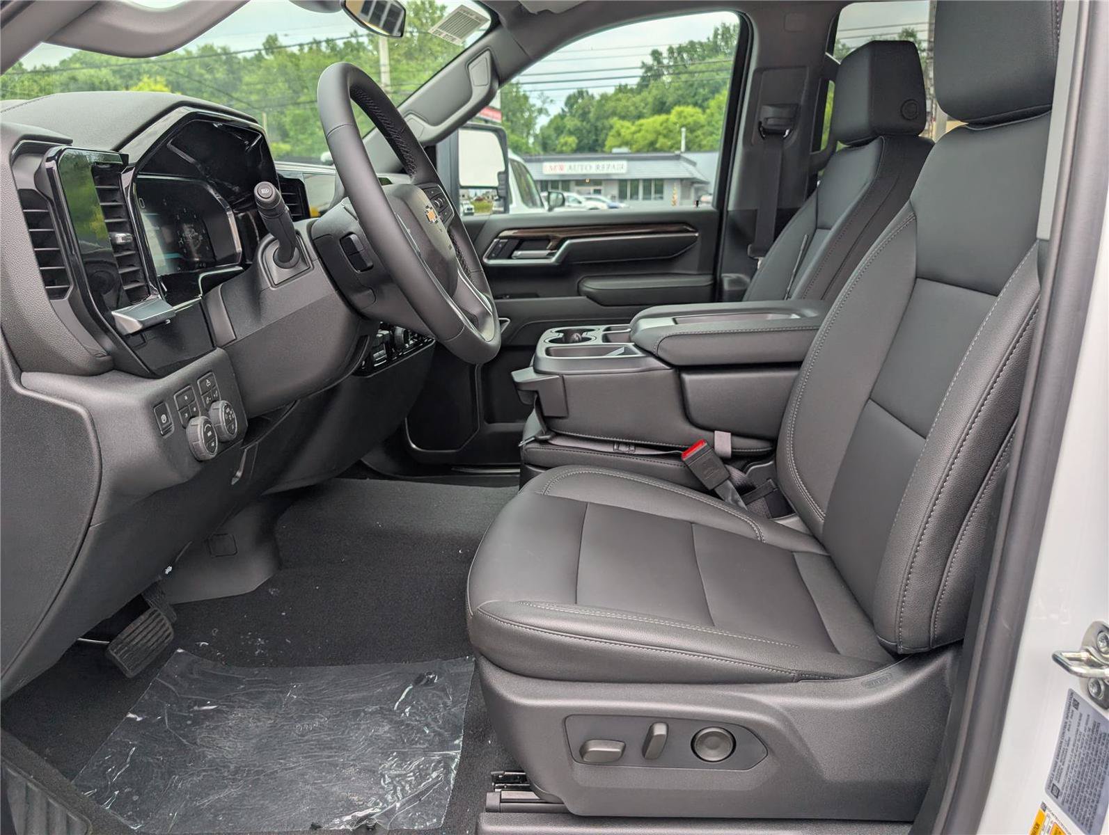 New 2026 Chevrolet Silverado 3500 LT AWD/4WD image 13