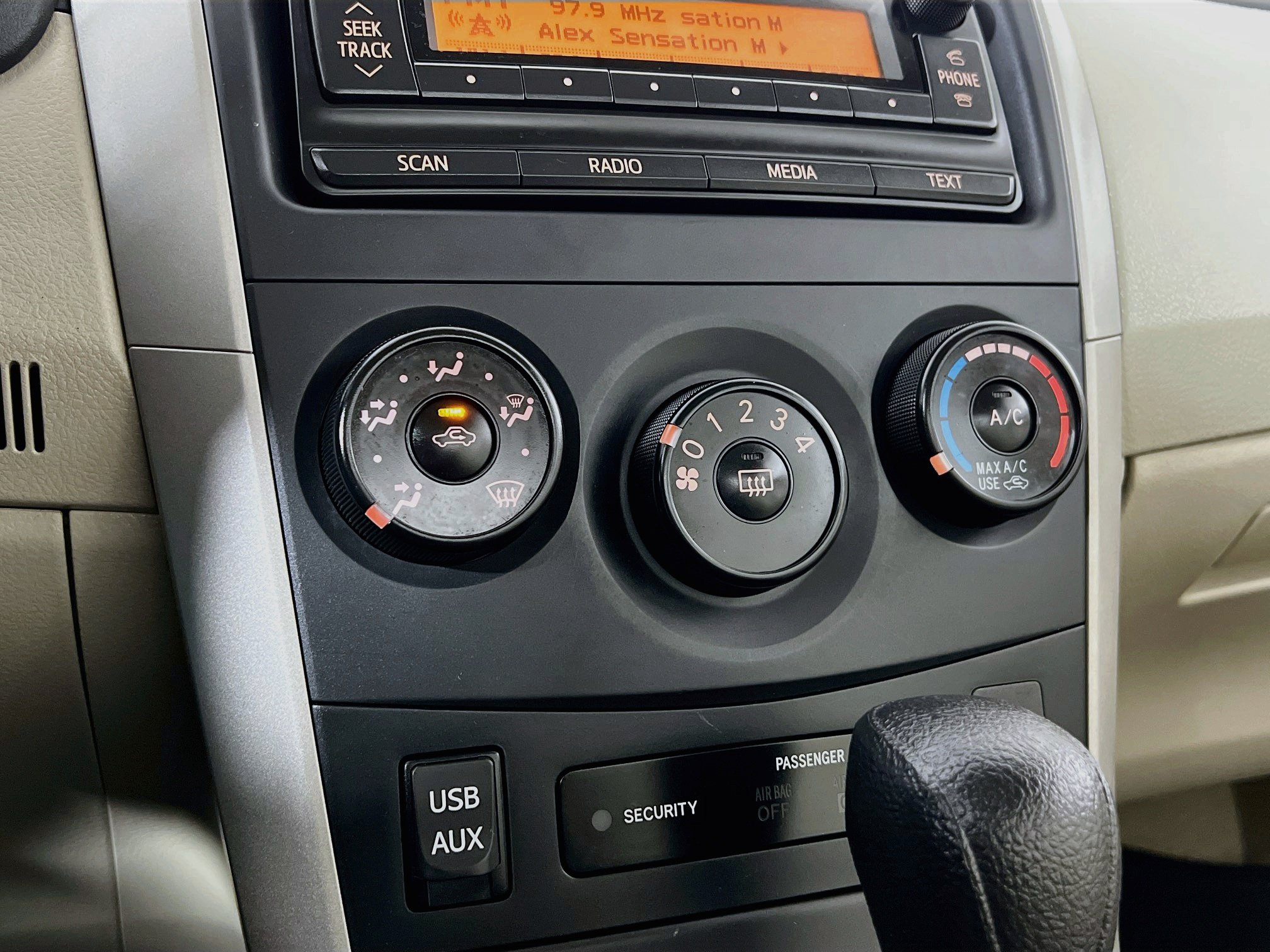 Used 2013 Toyota Corolla L FWD image 15