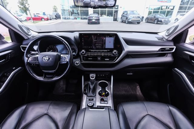 Used 2020 Toyota Highlander Platinum AWD/4WD image 27