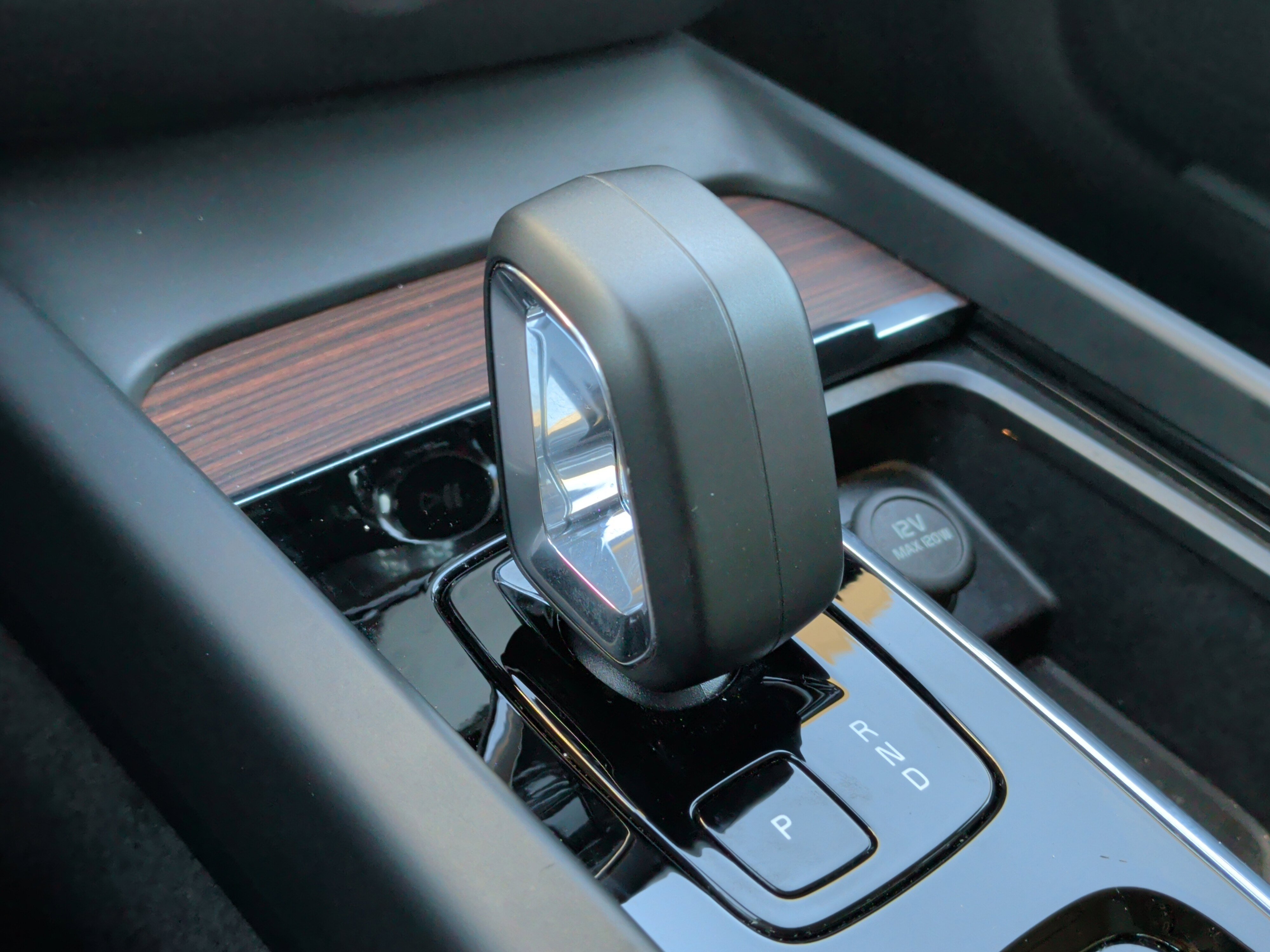 Used 2025 Volvo V60 B5 Cross Country Plus image 28