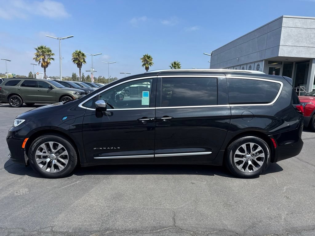 Certified 2023 Chrysler Pacifica Pinnacle FWD image 4
