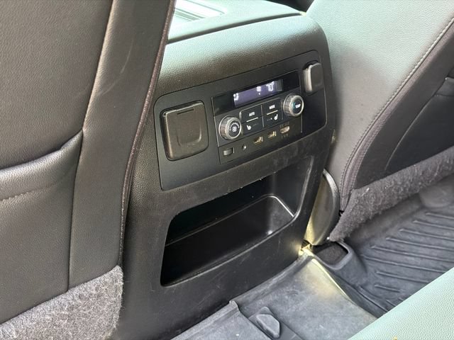 Used 2020 GMC Yukon XL SLT w/ Open Road Package RWD image 24
