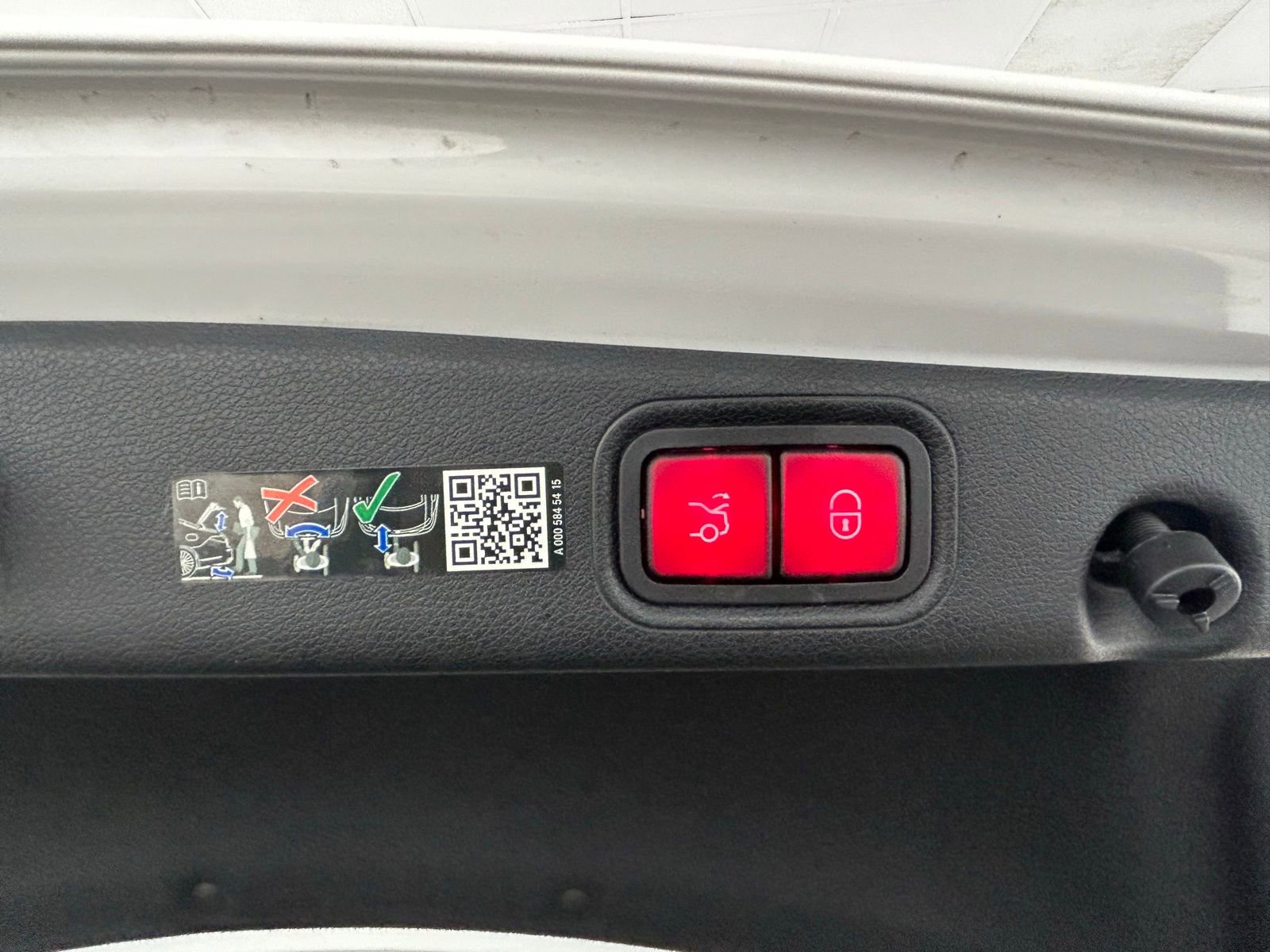 Used 2023 Mercedes-Benz E 350 4MATIC Sedan w/ Premium Package image 38